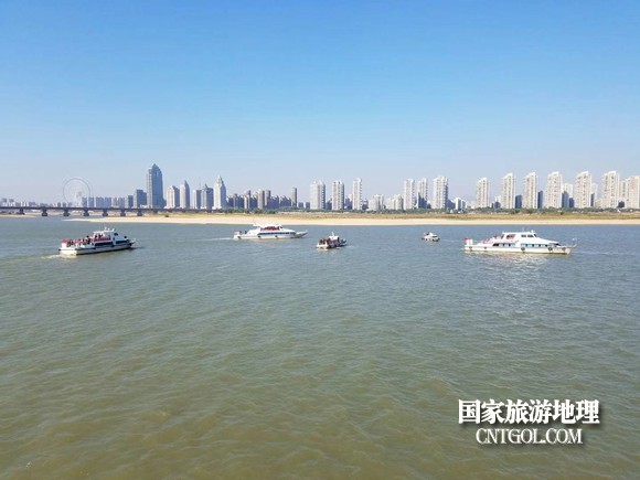 江西開展呵護(hù)一湖清水，嚴(yán)厲打擊非法采砂行動（圖）